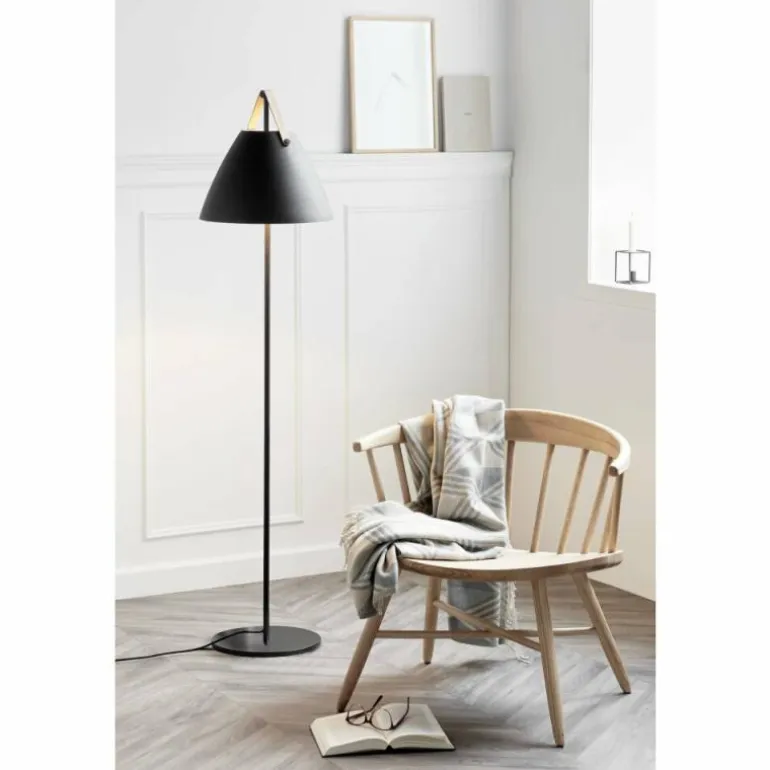 Lampadaire Design For The People by Nordlux STRAP Noir, 1 lumière