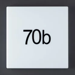 Numéro d'adresse éclairé Brilliant Sten LED Noir, 1 lumière