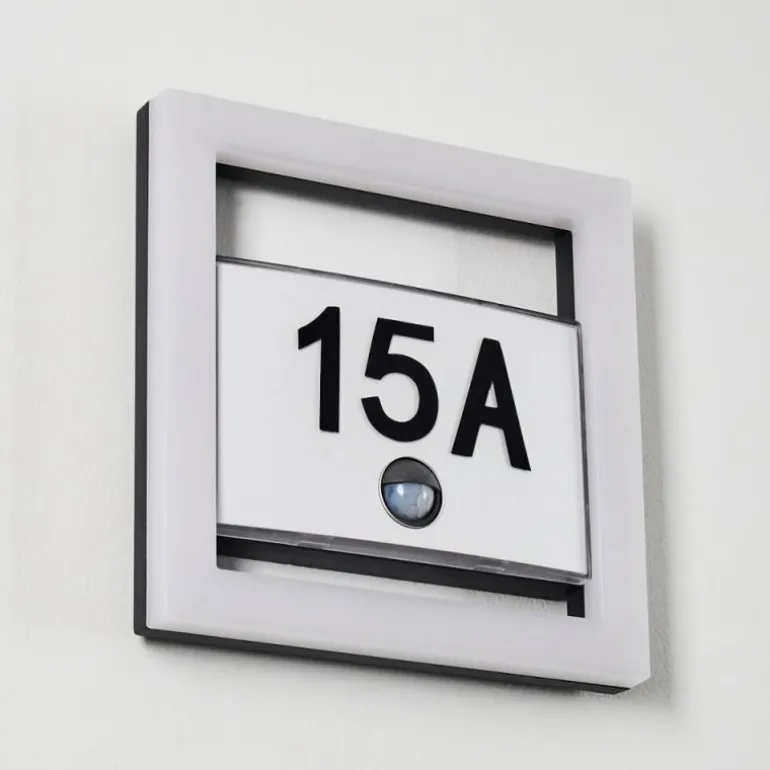 Numéro d'adresse éclairé Louisville LED Gris, 1 lumière, Détecteur de mouvement